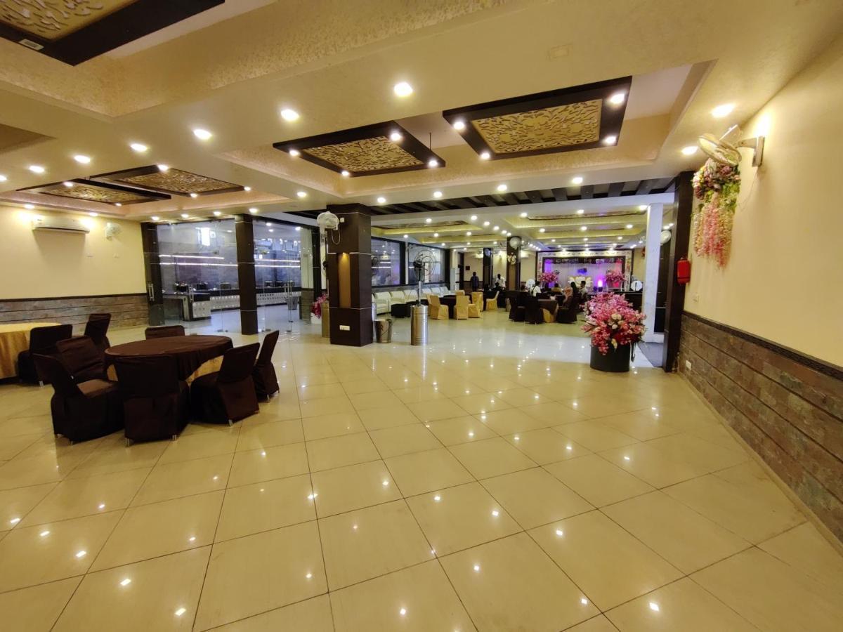Ritumbhara Hotel & Resort Алвар Экстерьер фото