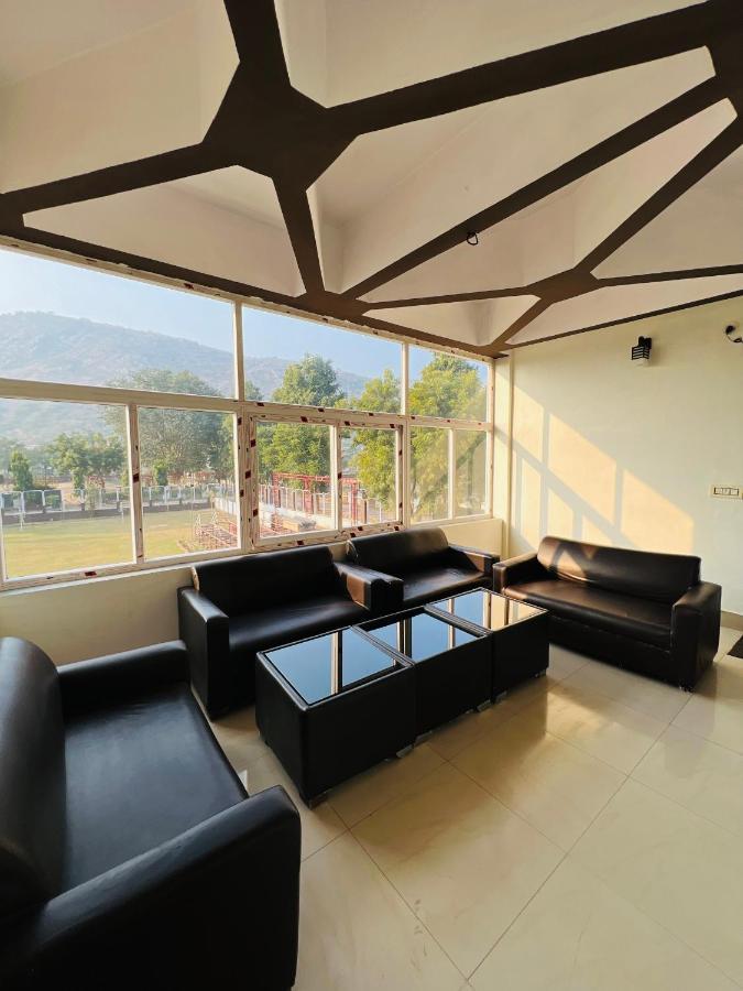 Ritumbhara Hotel & Resort Алвар Экстерьер фото