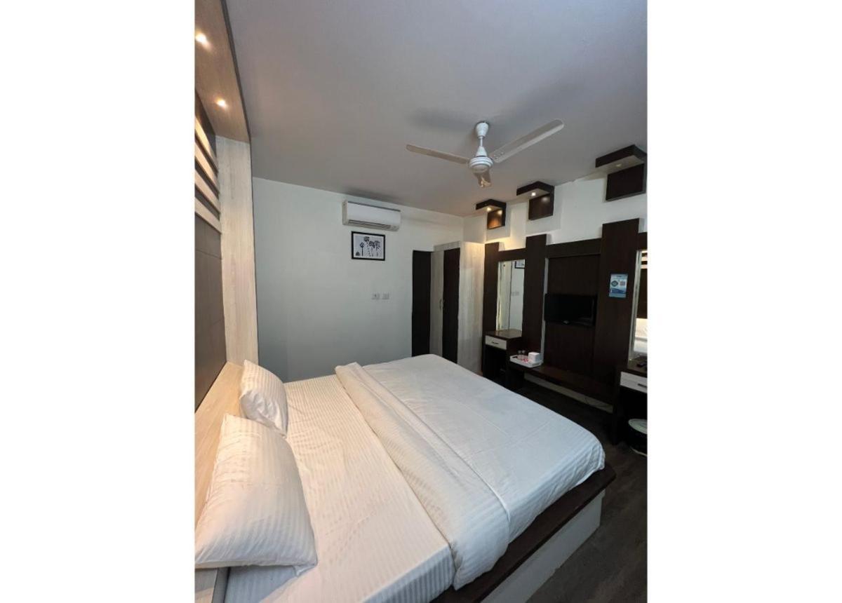 Ritumbhara Hotel & Resort Алвар Экстерьер фото